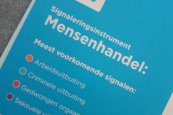 Veilig Thuis Signalenwaaier Mensenhandel